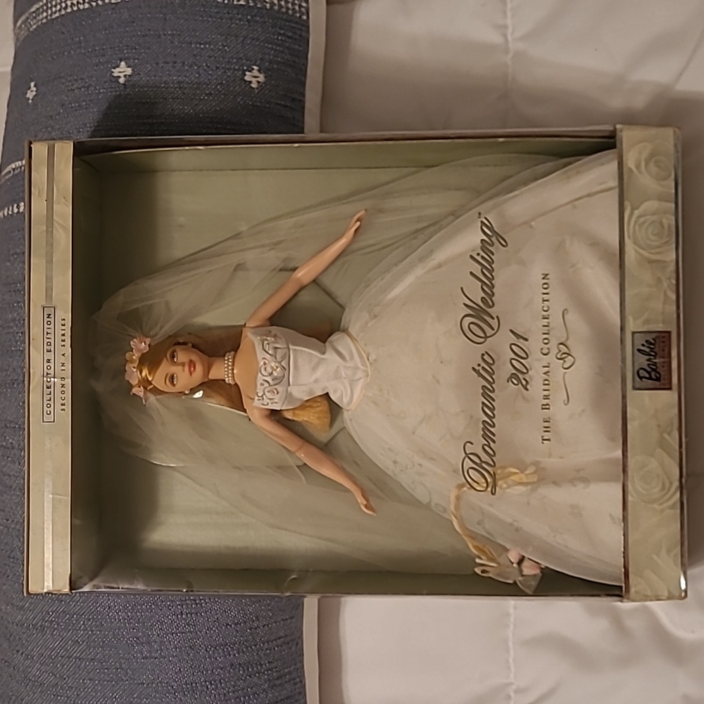 Collector Edition 2001 Romantic Wedding Barbie. NIB Vintage